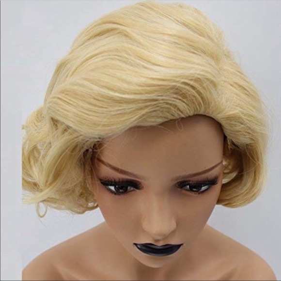 ? Marilyn? BLONDE WAVY SHORT COSPLAY WIG ?NWT main image 4